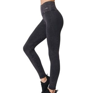 NUX One By One Yoga Legging MW - Small, Black Mineral Wash